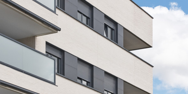 Puertas y Ventanas de Aluminio / PVC a medida en Barcelona · Fabricación e Instalación